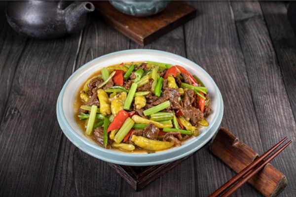 乌冬面炒牛肉半成品做法大全,将你做出丰盛可口的面食
