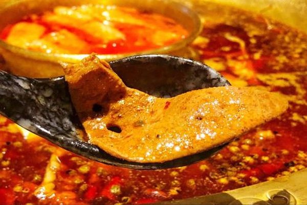 网红火锅店“哥老官”被曝出牛蛙不合格,被卷入“禁食风波”的品类
