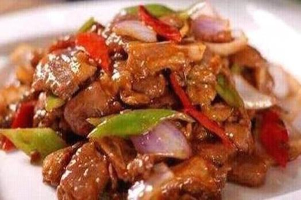 青椒洋葱炒牛肉怎么做才好吃,需要准备哪些食材配料