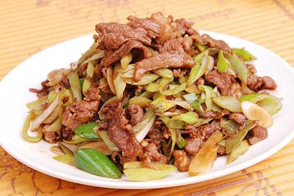葱爆羊肉的家常做法,怎么炒才是最好吃的