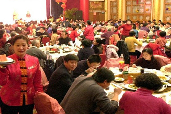 春节期间餐饮企业推出推出年夜饭礼盒助力餐饮复苏