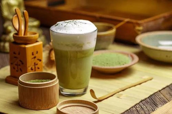 海底捞开始“奶茶”下手了，撬动“餐+饮”营销新风潮