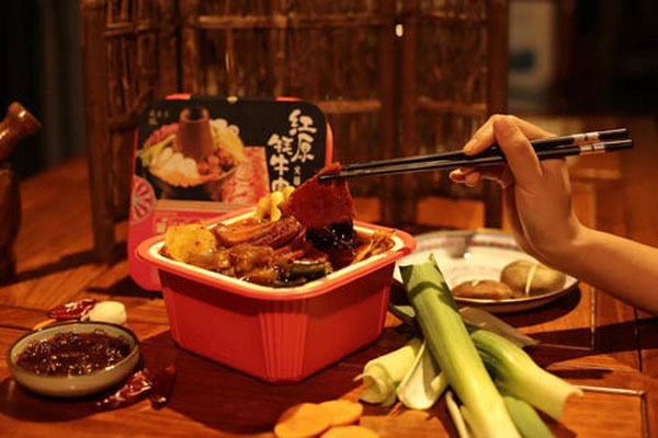 春节消费实现“开门红”,餐饮全行业消费8210亿元