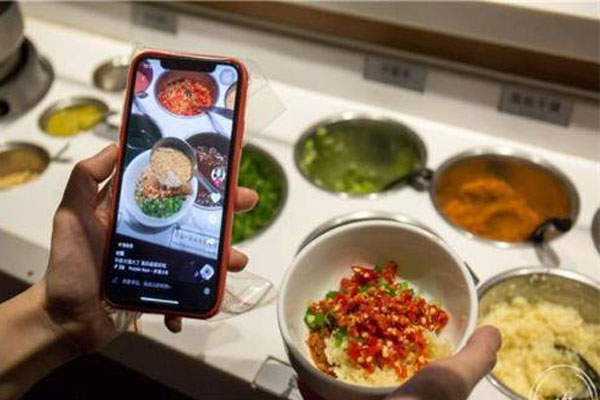 背靠12亿用户的微信视频即将上市，短视频成为餐饮下一个金融战场