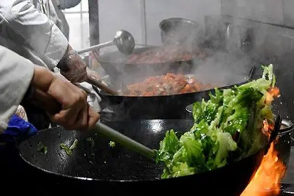 广东多地也逐步放开堂食服务,天河区全面恢复堂食服务