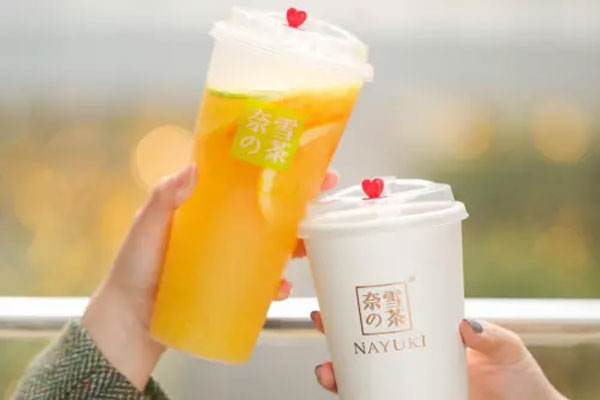 河南地区的洪涝灾害，奈雪的茶、小龙坎捐赠赈灾款和物资