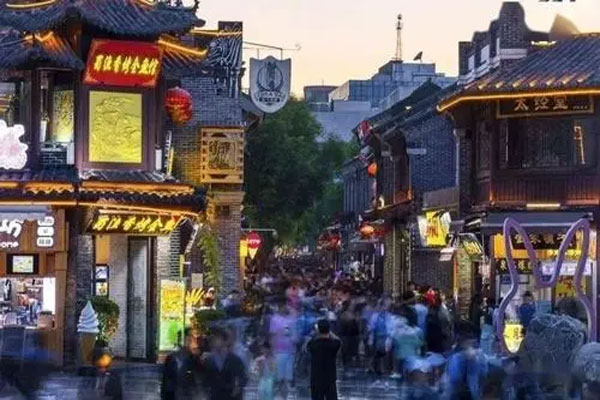 我国夜间消费规模持续增长,约占总体零售额的六成