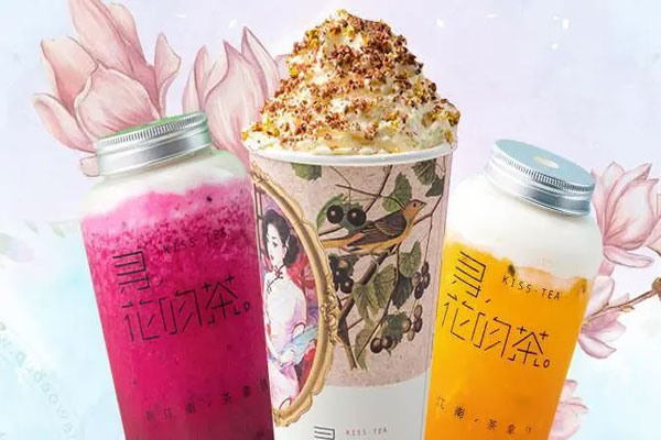 新茶饮品牌们并没有停止扩张,步蔓延至商超和各类线上渠道